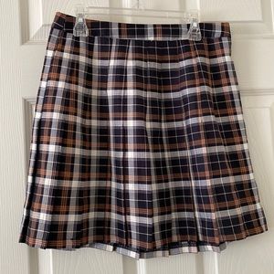 New no tags Urban Outfitters woman size small short pleated skirt